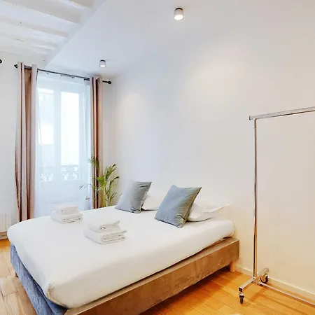 Bright & Cosy Palais Royal