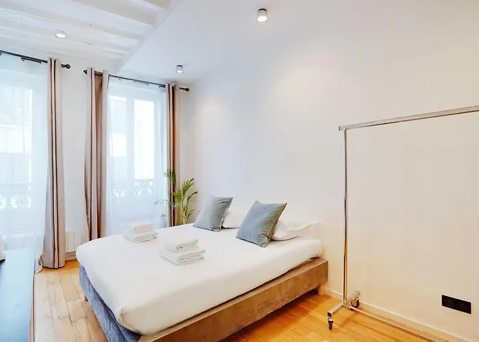 Bright & Cosy Palais Royal